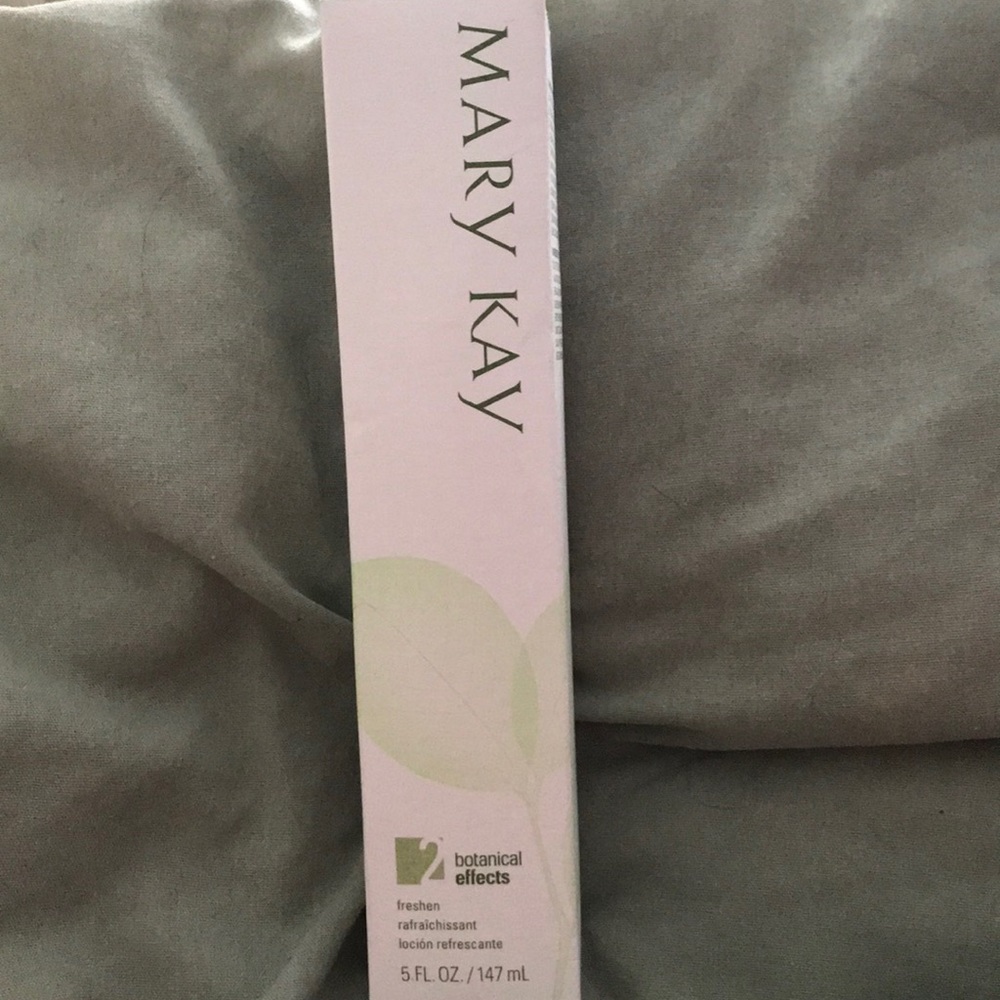 Mary Kay botanical effects freshen